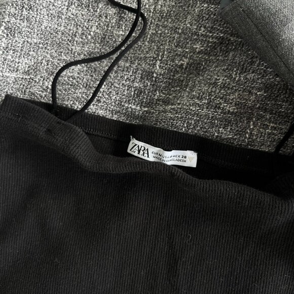 Zara Black Tank Top spaghetti Straps - Size Medium - Picture 3 of 4